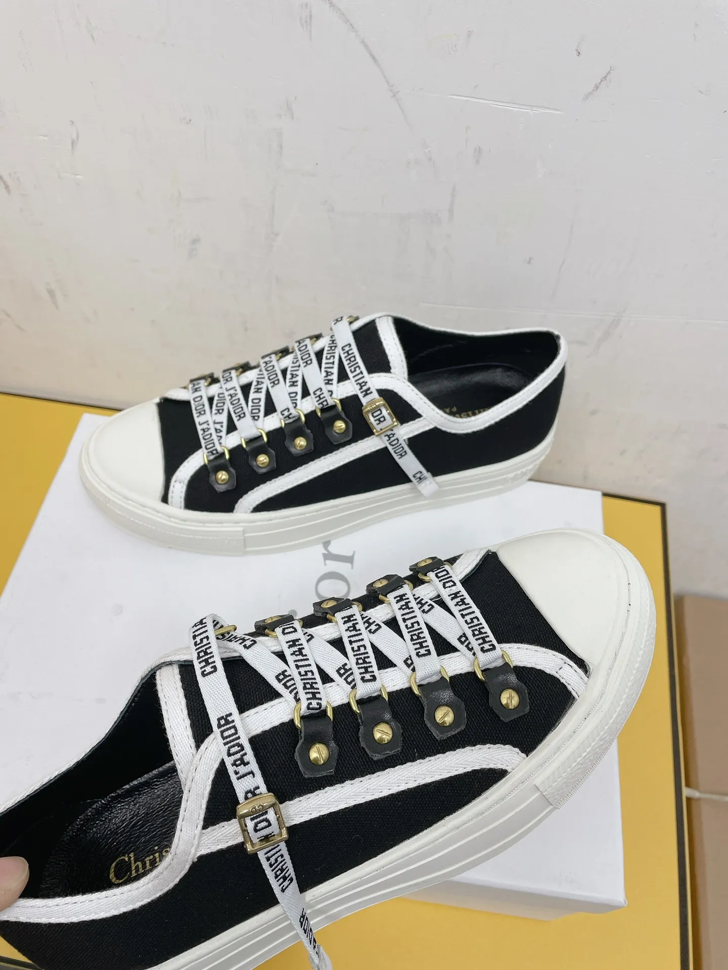 👟👟Ex-factory price 420👟👟 DIOR classic casual shoes black and white, classic 2 colors + 21 spring and summer latest colors, black and white, countless Internet celebrity shows, crazy rhythm, 21 spring and summer new products have richer materials, craftsmanship and design elements, so beautiful🔸Number: 35-40